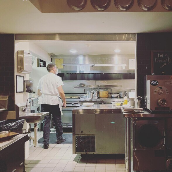 More Photos Of 322-325 Metacom Ave, Warren Restaurant For Sale