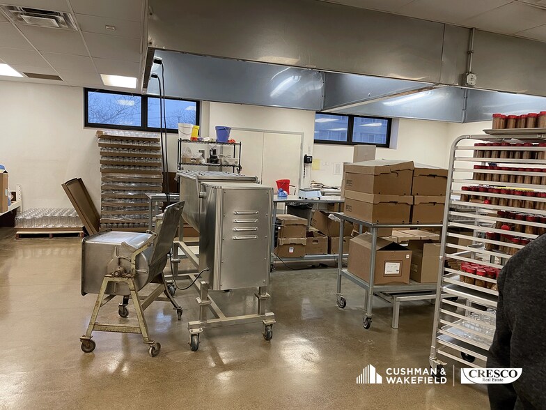 More Photos Of 1893 E 55th St, Cleveland Manufacturing For Sale