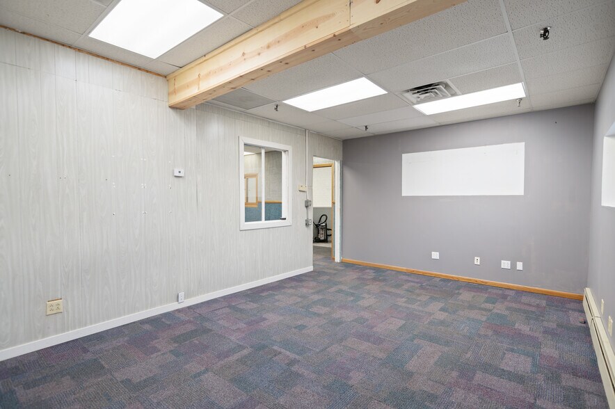 More Photos Of 350 N Center St, Brandon Industrial For Sale