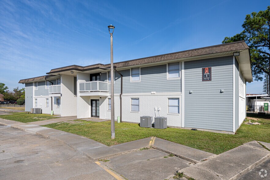 Primary Photo Of 4445 Alvin Dark Ave, Baton Rouge Apartments For Sale