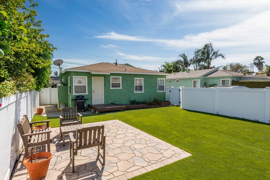 More Photos Of 1633 Del Amo Blvd, Torrance Skilled Nursing Facility For Sale