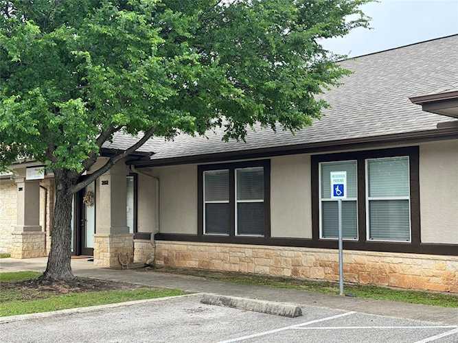 More Photos Of 930 S Bell Blvd, Cedar Park Office Residential For Lease
