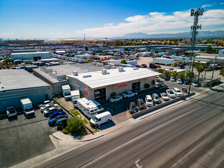 More Photos Of 2017 W Gowan Rd, North Las Vegas Warehouse For Lease