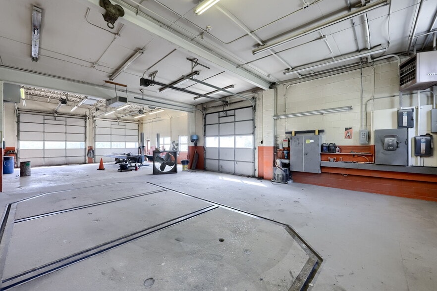 More Photos Of 1475 Carlisle Rd, York General Retail For Sale