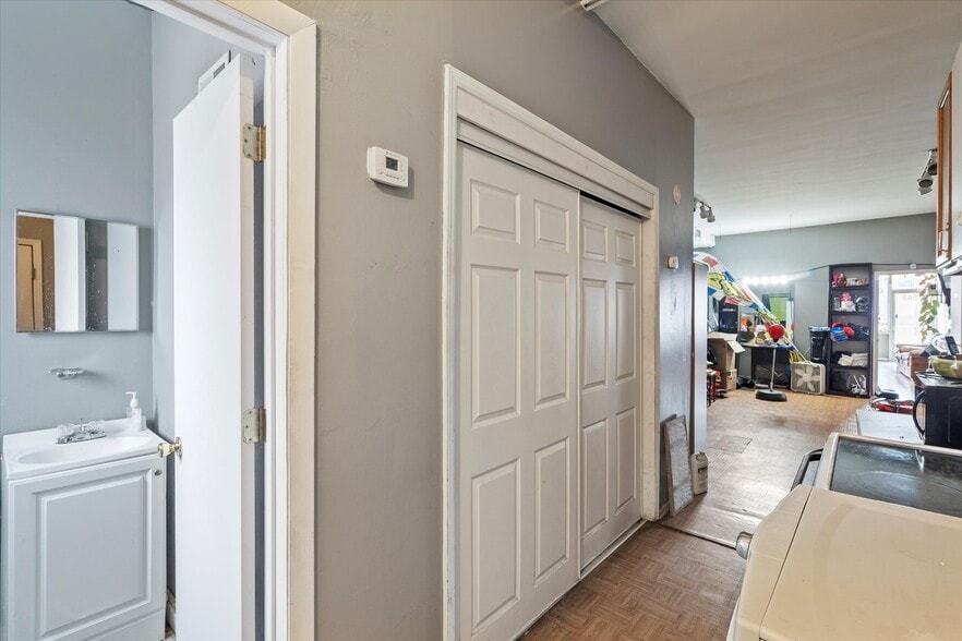 More Photos Of 5546 S Archer Ave, Chicago General Retail For Sale