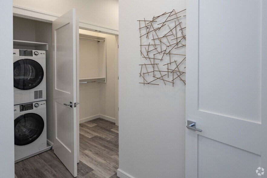 More Photos Of 1000 New York Ave, Huntington Station Apartments For Lease