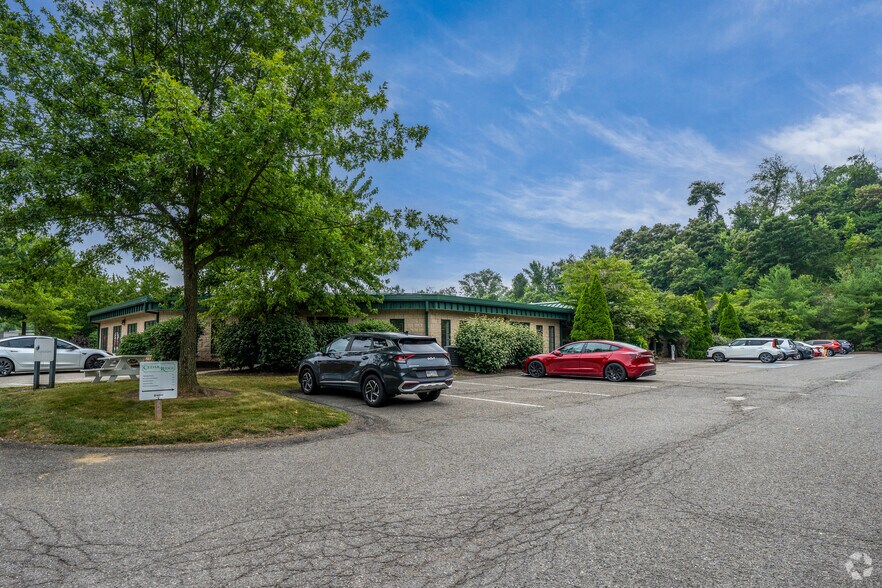 More Photos Of 200 Cedar Ridge Dr, Pittsburgh Office For Lease