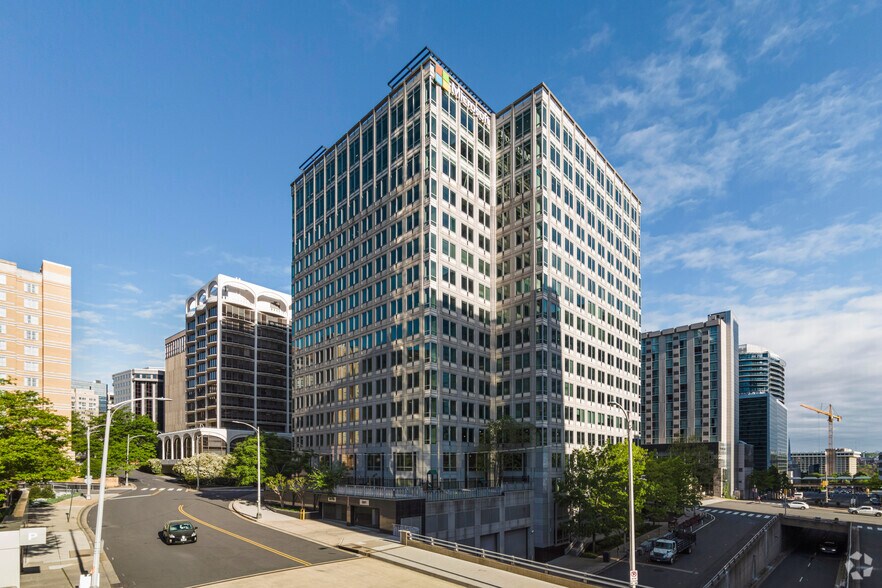 More Photos Of 1300 Wilson Blvd, Arlington Office For Lease