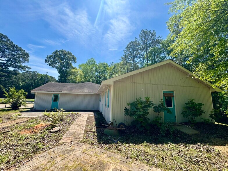 More Photos Of 245 W Bonacre Rd, Cataula Religious Facility For Sale