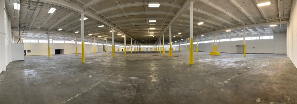 More Photos Of 6891 NW 74th St, Medley Manufacturing For Lease