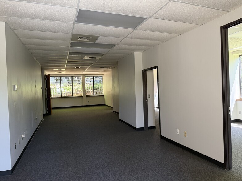 More Photos Of 4074 Mt Royal Blvd, Allison Park Medical For Lease