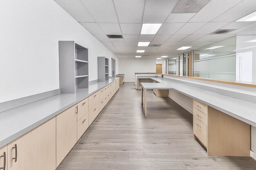More Photos Of 7410-7428 Bellaire Ave, North Hollywood Warehouse For Sale
