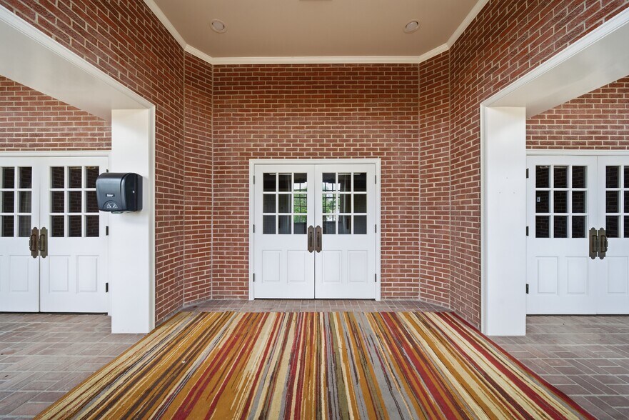 More Photos Of 7100 E 31st St, Tulsa Religious Facility For Sale