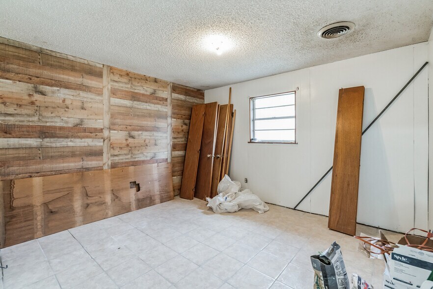 More Photos Of 604 N 3rd St, Haskell Multifamily For Sale