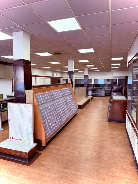 More Photos Of 134 S Queen St, Martinsburg Drugstore For Sale