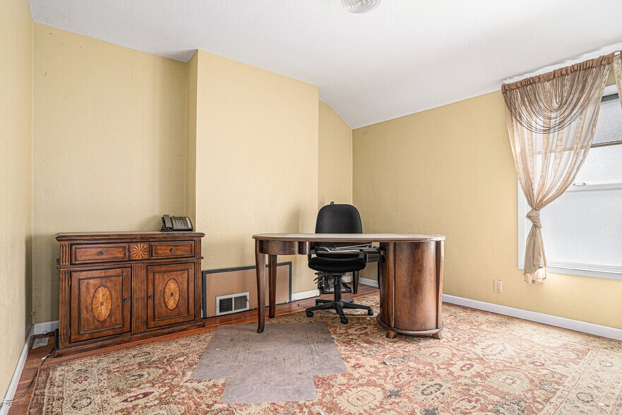 More Photos Of 457 Capistrano Dr, Oakland Specialty For Sale