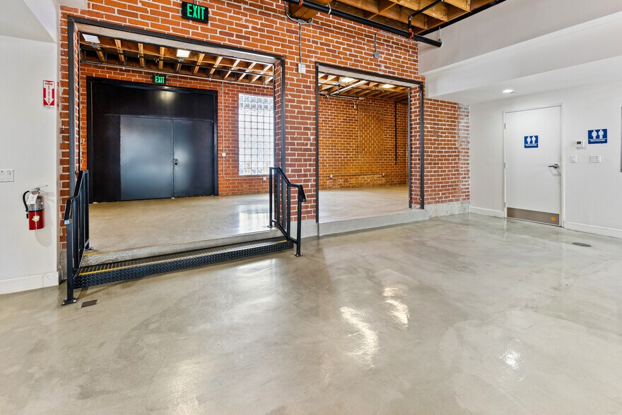 More Photos Of 9018-9022 W Olympic Blvd, Beverly Hills Storefront Retail Office For Sale