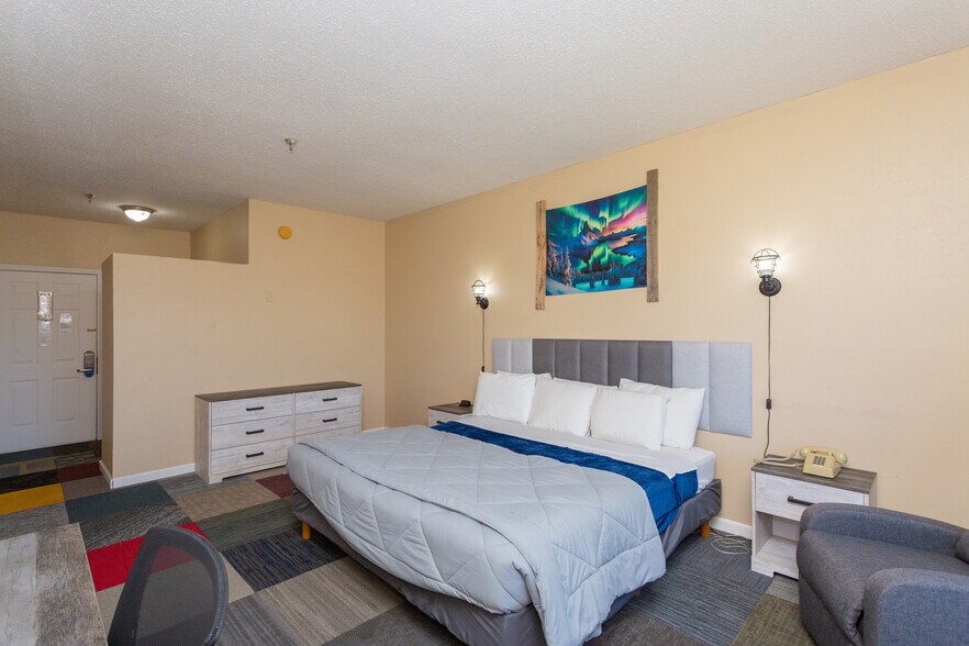 More Photos Of 2803 W 2nd St, Roswell Hotel For Sale