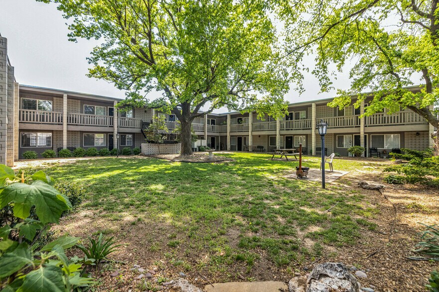 More Photos Of 109 S 9th Ave, Broken Arrow Apartments For Sale