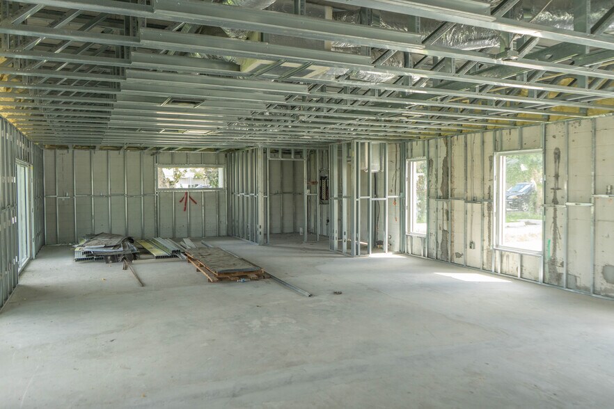 More Photos Of 907 Person St, Kissimmee Medical For Sale