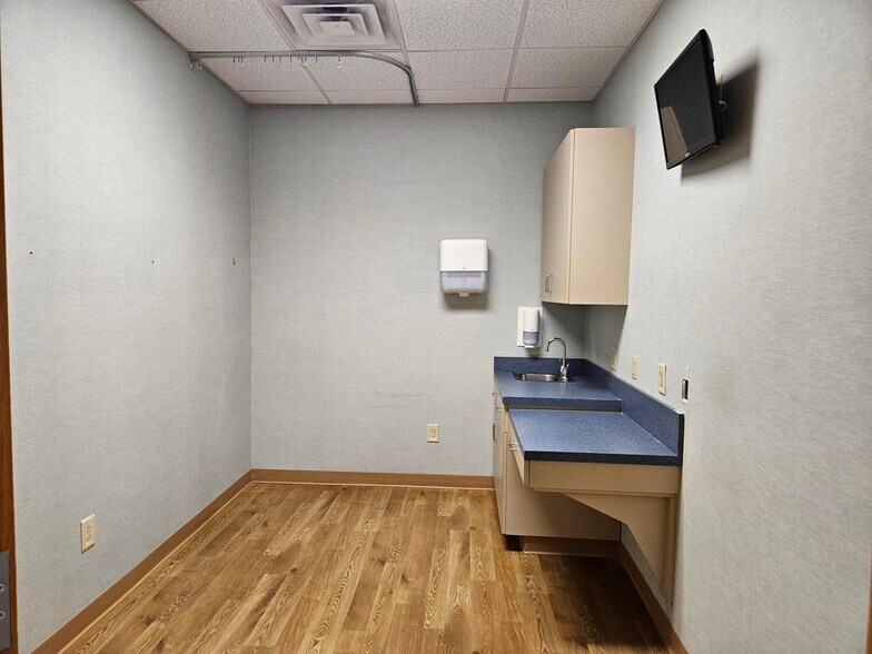 More Photos Of 2459 Emerald Pl, Greenville Medical For Sale