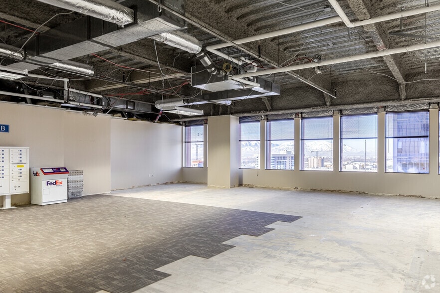 Photo of 9th Floor Ste 960