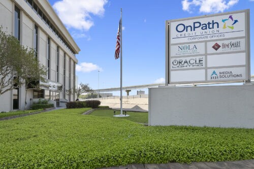 More Photos Of 3131 N I-10 Service Rd E, Metairie Office For Lease