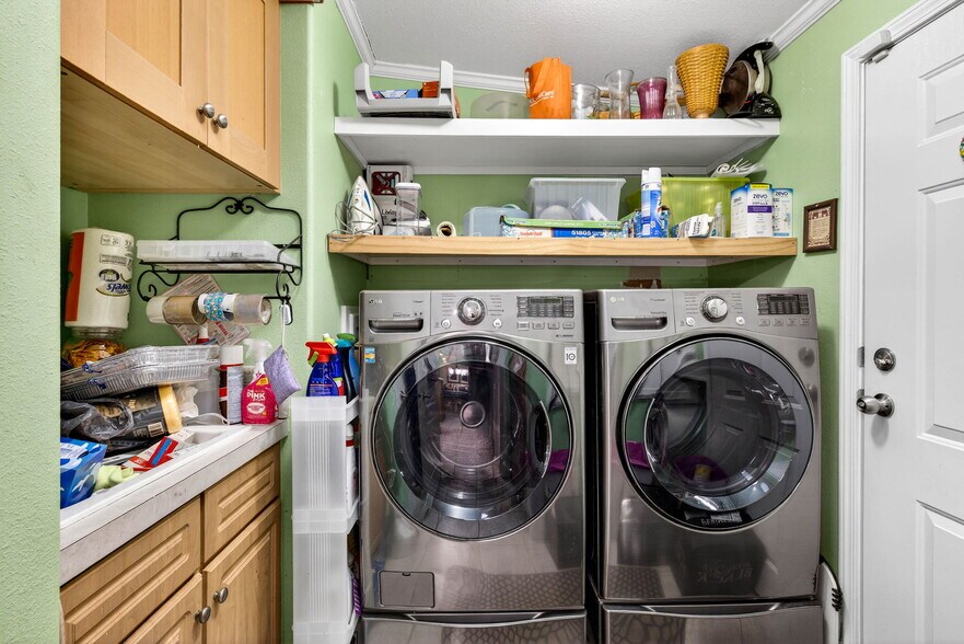 More Photos Of 3308 24th Ave SE, Ruskin Specialty For Sale