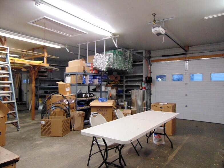 More Photos Of 907 N Vincennes Ave, Petersburg Loft Creative Space For Sale