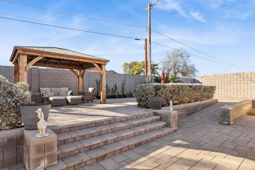 More Photos Of 5926 E Wilshire Dr, Scottsdale Assisted Living For Sale