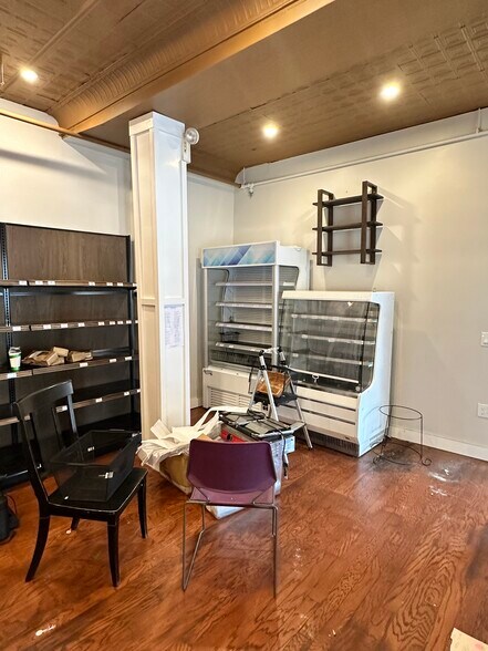 More Photos Of 4254 Main St, Philadelphia Storefront For Lease