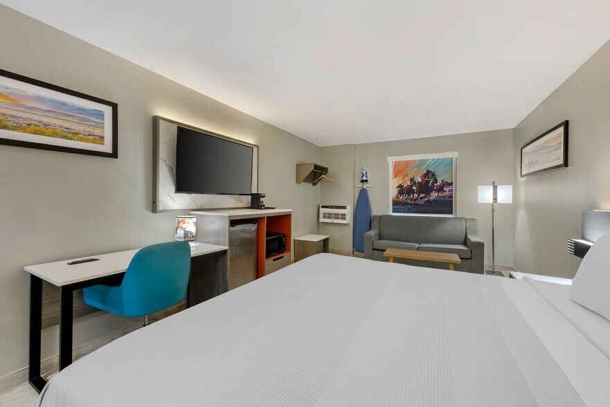 More Photos Of 412 US-70, Ruidoso Hotel For Sale