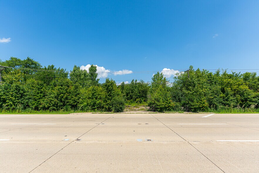 More Photos Of 27W046 North Ave, West Chicago Land For Sale