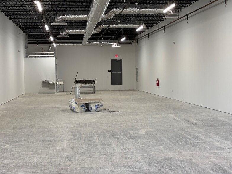 More Photos Of 1234-1246 Us Highway 70 SW, Hickory Unknown For Lease