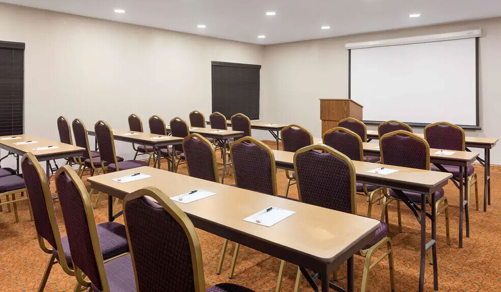More Photos Of 3051 White Blvd, Pearl Hotel For Sale