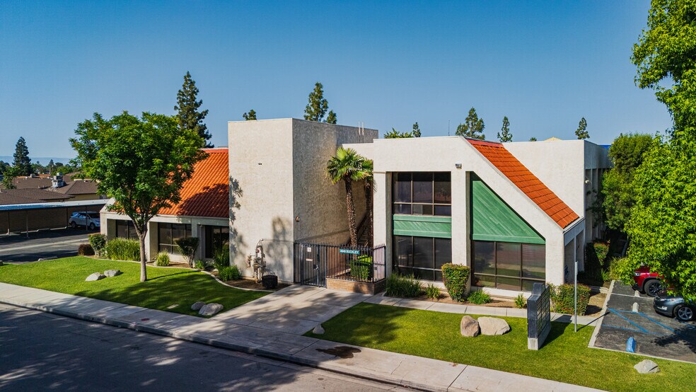 More Photos Of 4949 Buckley Way, Bakersfield Office For Sale