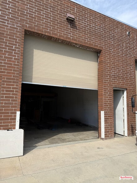 More Photos Of 13105 Saticoy St, North Hollywood Warehouse For Lease