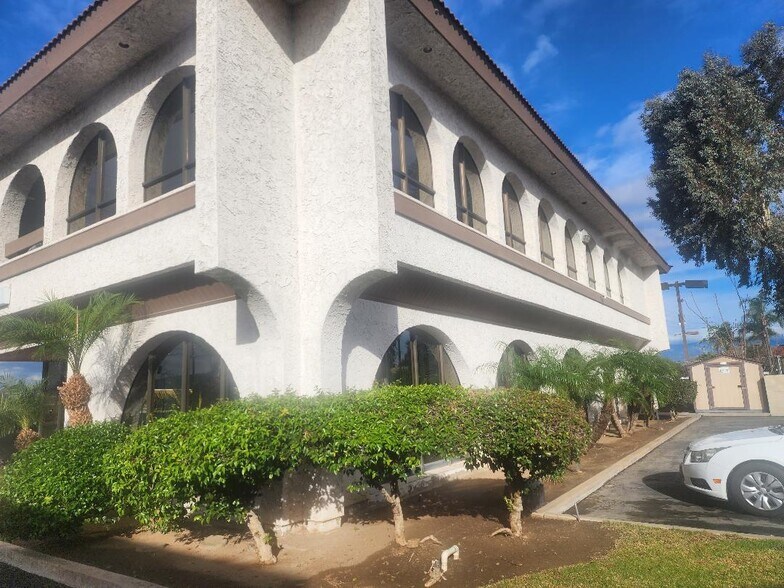 More Photos Of 2055 Hamner Ave, Norco Office Residential For Lease