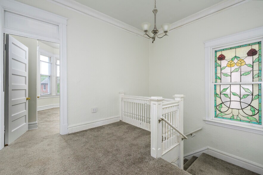 More Photos Of 4374-4382 W Pine Blvd, Saint Louis Office For Sale