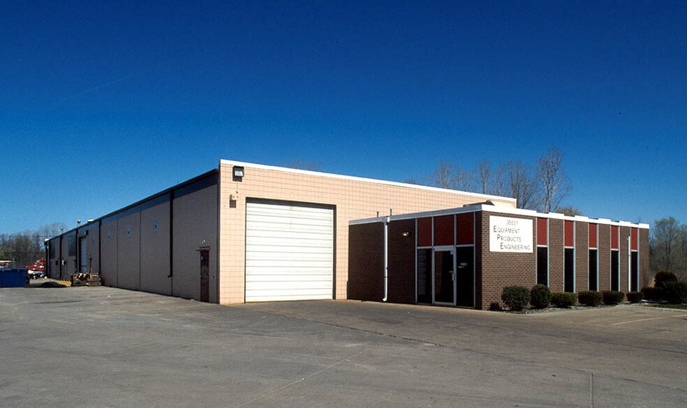 Primary Photo Of 35531 Groesbeck Hwy, Clinton Township Warehouse For Lease
