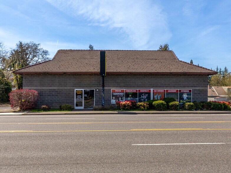 More Photos Of 11702 NE Halsey St, Portland Freestanding For Sale