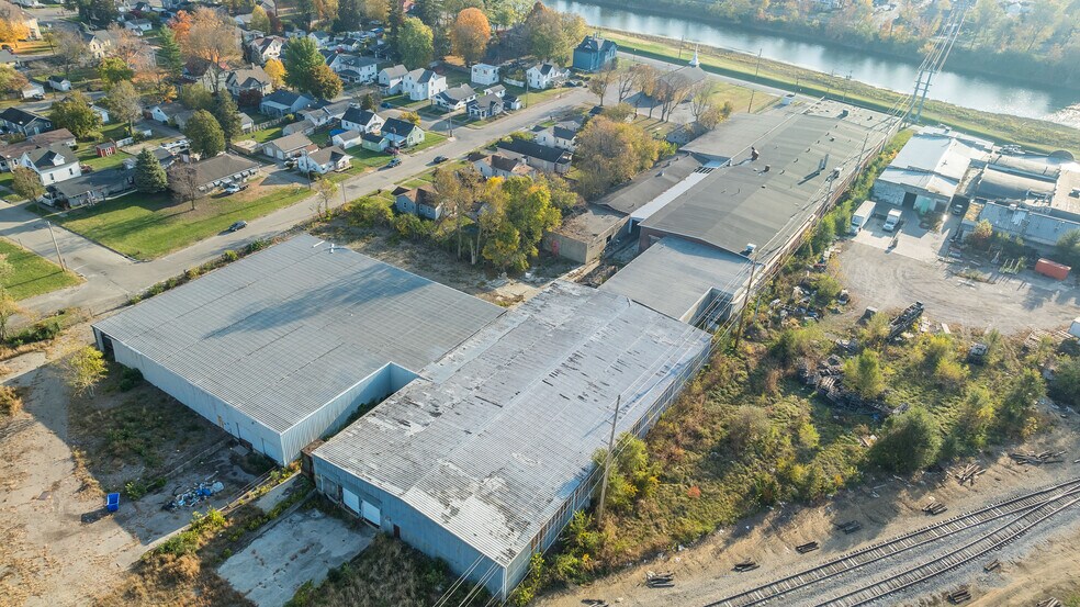 More Photos Of 413 Oxford Rd, Franklin Manufacturing For Sale