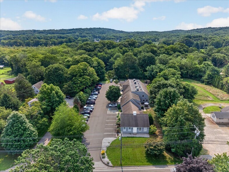 More Photos Of 147 Westbrook Rd, Essex Office For Sale
