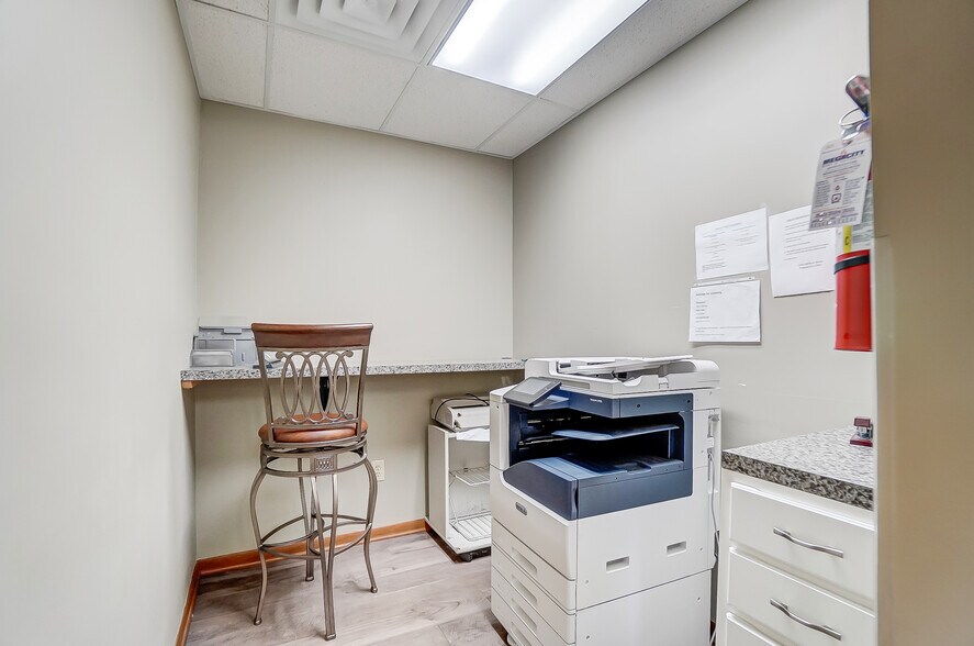 More Photos Of 8900 N Dixie Dr, Dayton Medical For Lease