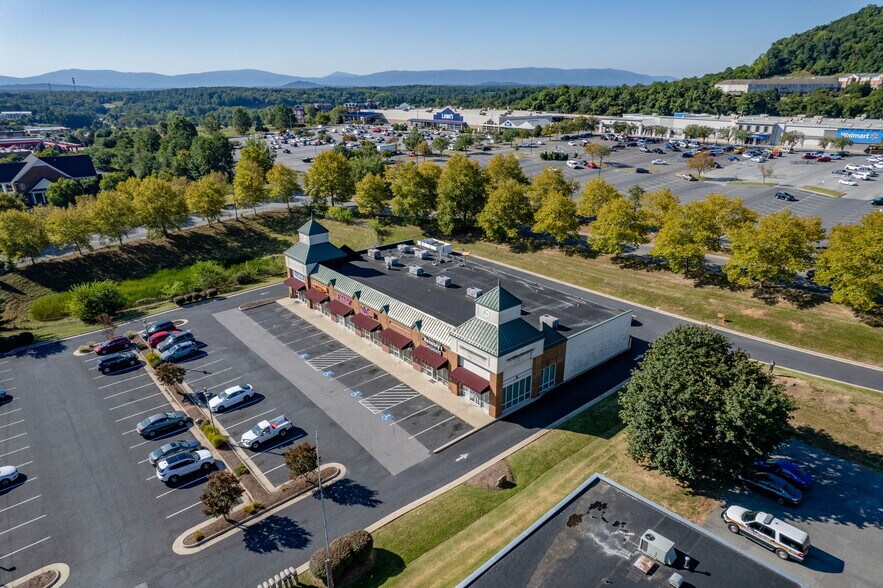 More Photos Of 1028 Richmond Ave, Staunton Unknown For Lease