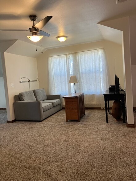 More Photos Of 800 Main St, Liberty Hill Office For Sale