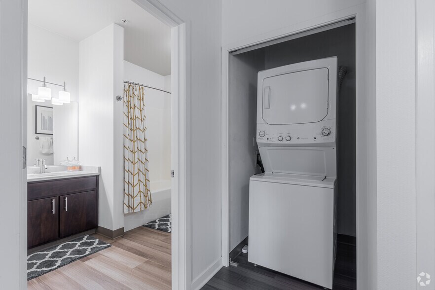 More Photos Of 1102 NW Lovejoy St, Portland Apartments For Lease