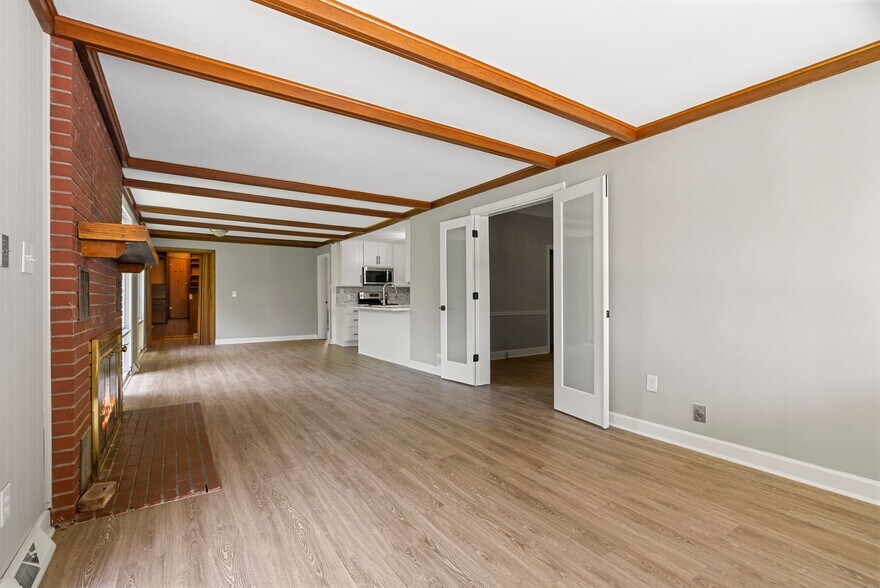 More Photos Of 454 Big Hill Ave, Richmond Office For Sale