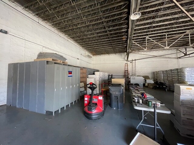 More Photos Of 610 Houston St, Levelland Warehouse For Sale