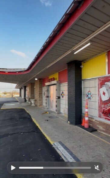 More Photos Of 2315 W Jefferson St, Grand Prairie Freestanding For Lease